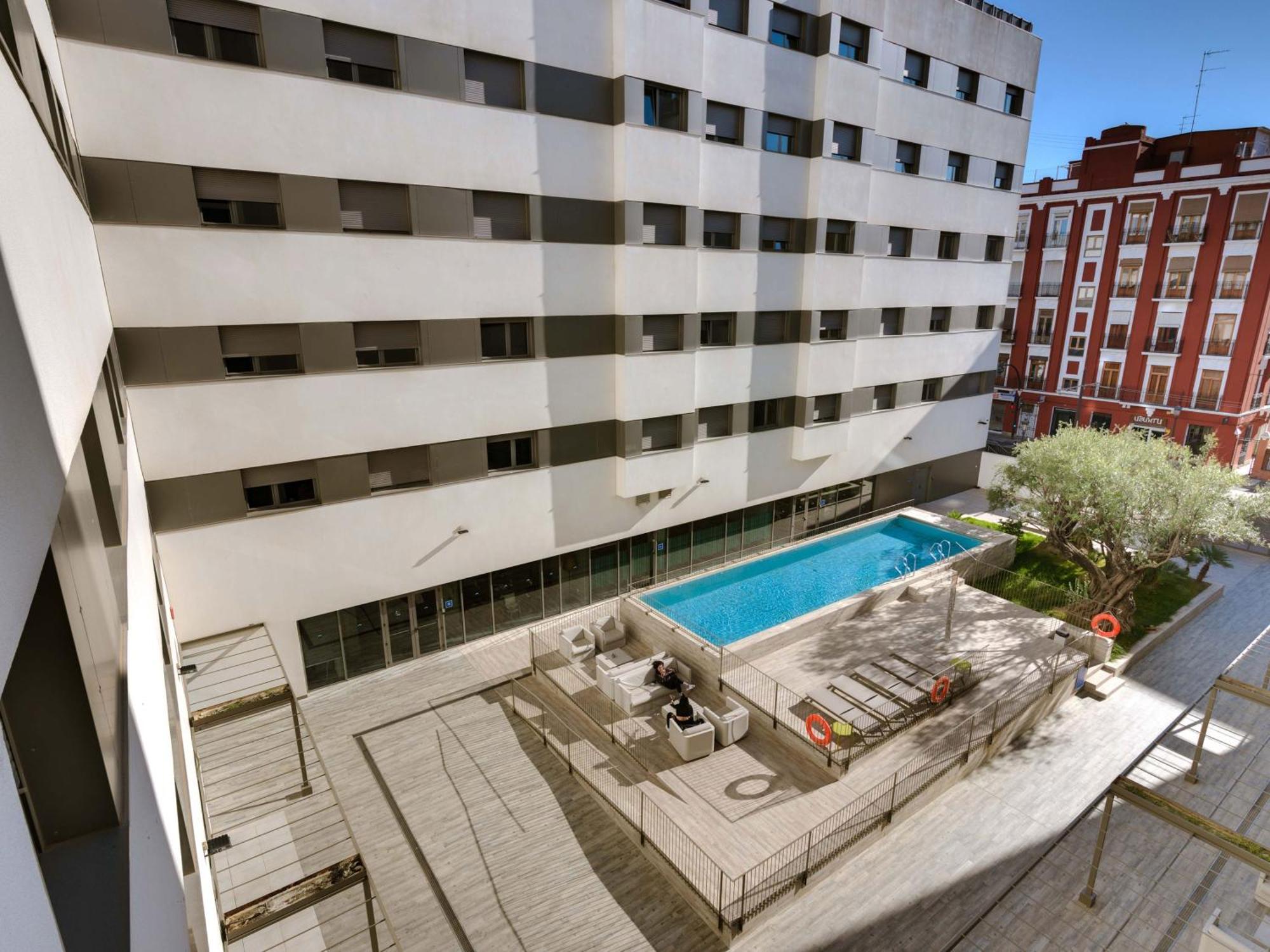 Livensa Living Studios Valencia Marina Real Exterior photo